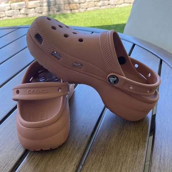 Clogs - Picture 3 of 4